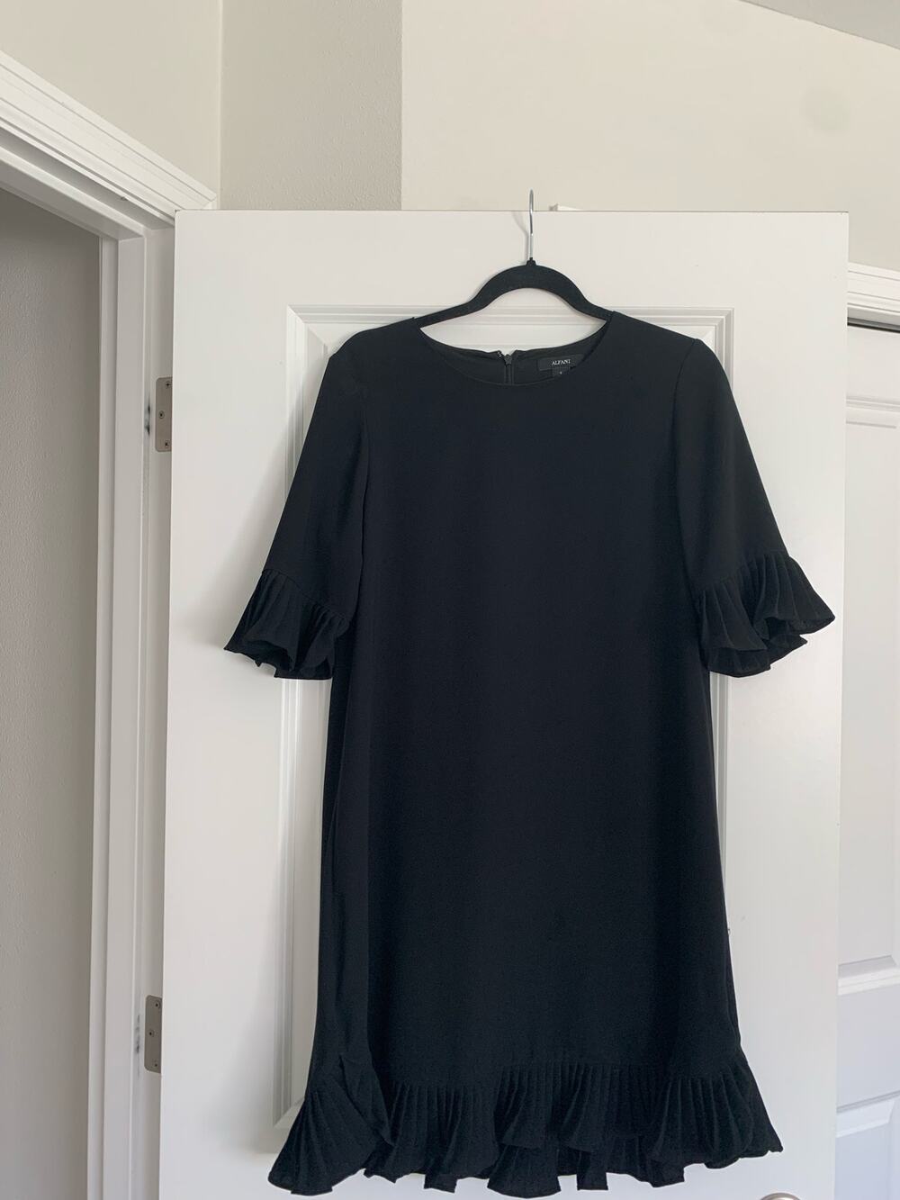 ALFANI Black Knee Length Dress Size Small